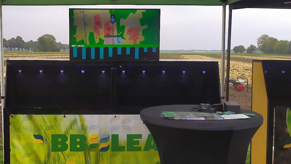 BBLeap presenteerde merkonafhankelijke PWM-spuittechniek (Pulse-Width Modulation). Deze techniek zorgt via besturing per dop en automatische drukregulatie voor optimale afgifte, onder meer in bochten en tijdens het wegrijden, afremmen en versnellen. Ander