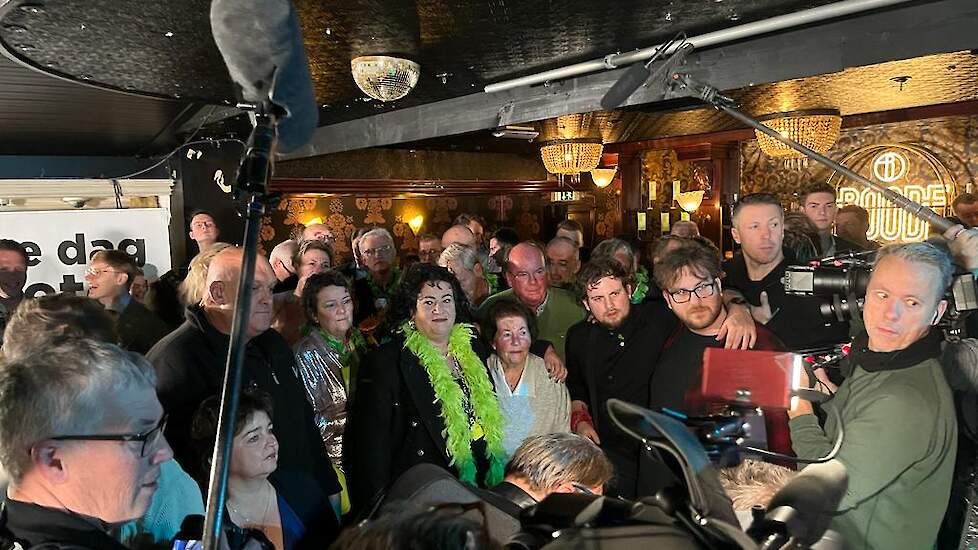 Caroline van der Plas wacht met haar familie op de eerste exitpoll.