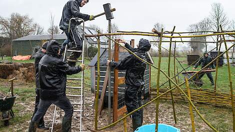 Eendenverblijf in aanbouw