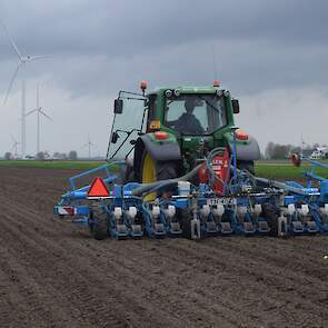 De kavel is in 2018 diep gespit. Het gaat om vrij zachte grond die in 2021 is omgeschakeld (2021 bieten en in 2022 gerst). Vorig jaar hebben er biologische erwten gestaan.