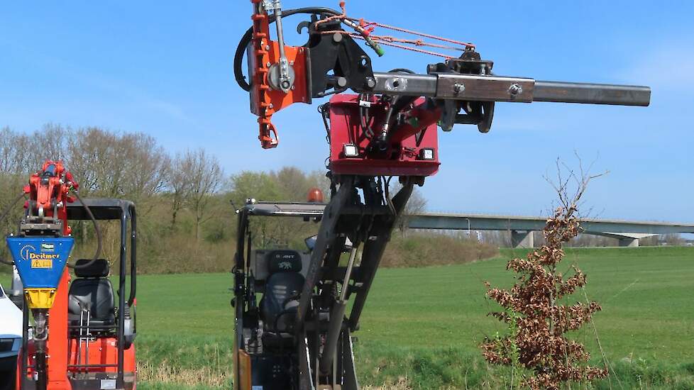 Een van de machines op het plein.
