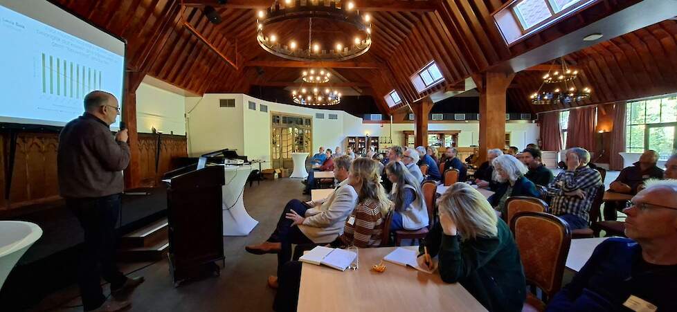 Nick van Eekeren gaf een presentatie over duurzame graslandsystemen.