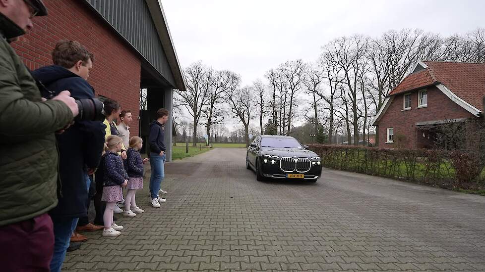 Eerste werkbezoek minister aan melkveehouder Gezino Engberts